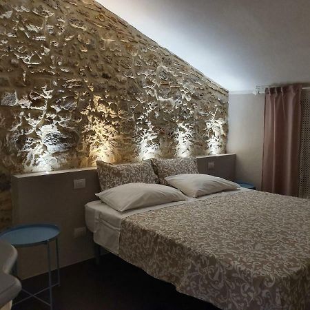 Lo Scarabeo Bed & Breakfast Casale di Pari ภายนอก รูปภาพ