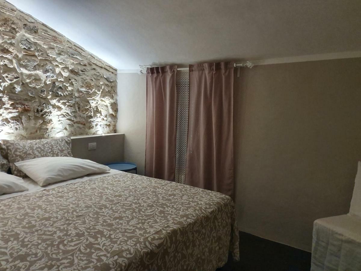 Lo Scarabeo Bed & Breakfast Casale di Pari ภายนอก รูปภาพ