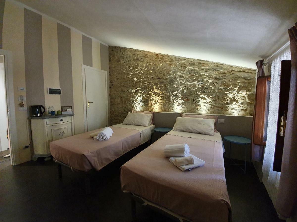 Lo Scarabeo Bed & Breakfast Casale di Pari ภายนอก รูปภาพ